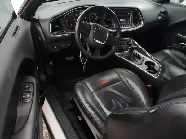 2C3CDZAG7HH601256 2017 DODGE CHALLENGER - Image 8