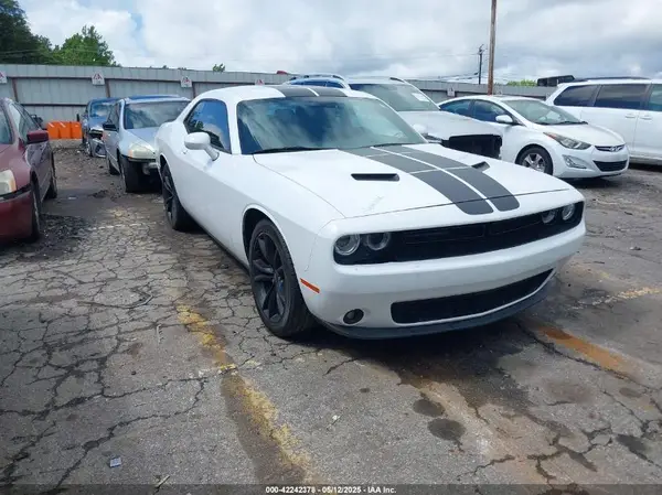 2C3CDZAG7HH633821 2017 DODGE CHALLENGER - Image 1