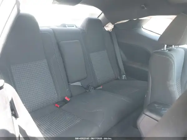 2C3CDZAG7HH666060 2017 DODGE CHALLENGER - Image 8