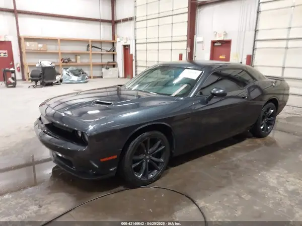 2C3CDZAG7JH124222 2018 DODGE CHALLENGER - Image 2
