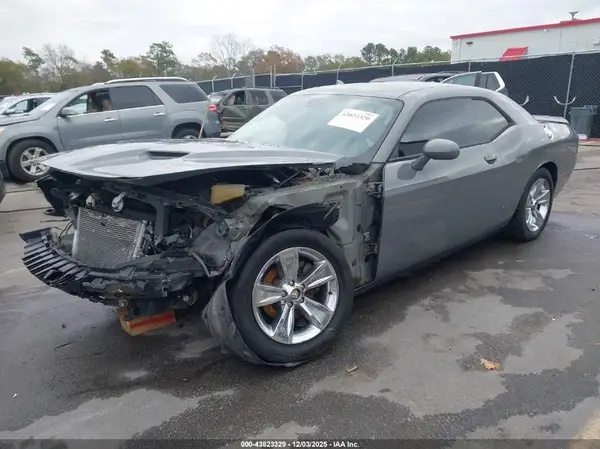 2C3CDZAG7JH245400 2018 DODGE CHALLENGER - Image 2