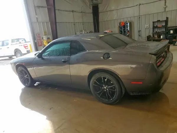 2C3CDZAG7JH303067 2018 DODGE CHALLENGER - Image 2