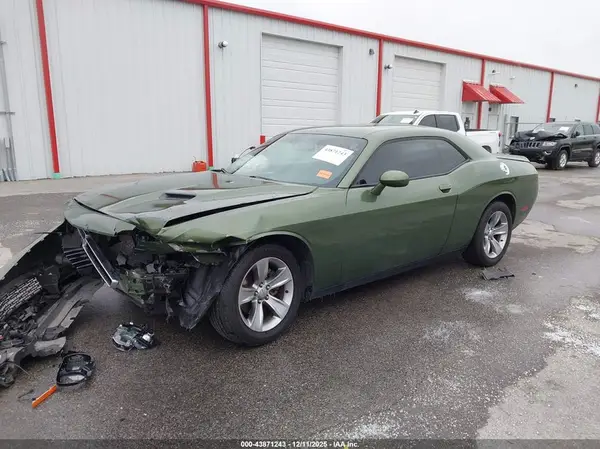 2C3CDZAG7KH663263 2019 DODGE CHALLENGER - Image 2
