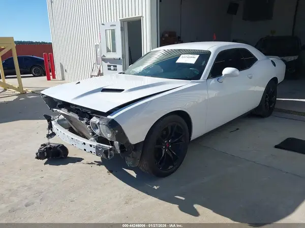 2C3CDZAG8GH183479 2016 DODGE CHALLENGER - Image 2