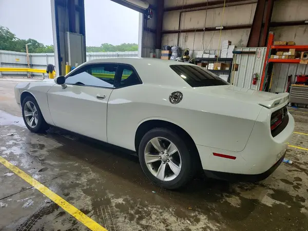 2C3CDZAG8GH184423 2016 DODGE CHALLENGER - Image 2