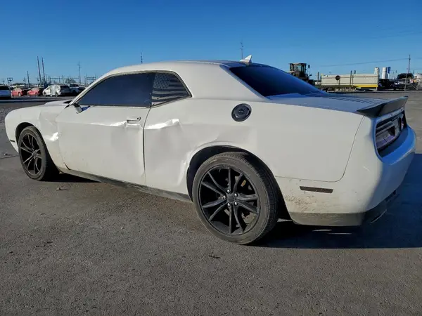 2C3CDZAG8GH226038 2016 DODGE CHALLENGER - Image 2