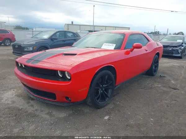 2C3CDZAG8GH256771 2016 DODGE CHALLENGER - Image 2