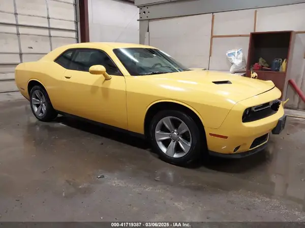 2C3CDZAG8HH501618 2017 DODGE CHALLENGER - Image 1
