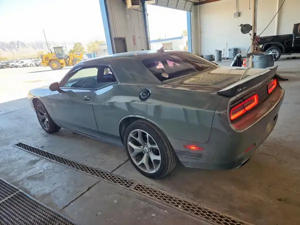2C3CDZAG8HH555243 2017 DODGE CHALLENGER - Image 2