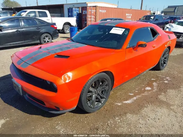 2C3CDZAG8HH558255 2017 DODGE CHALLENGER - Image 2