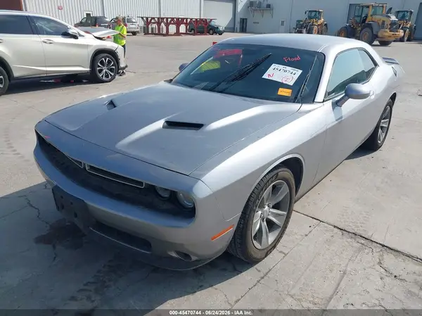 2C3CDZAG8HH594513 2017 DODGE CHALLENGER - Image 2