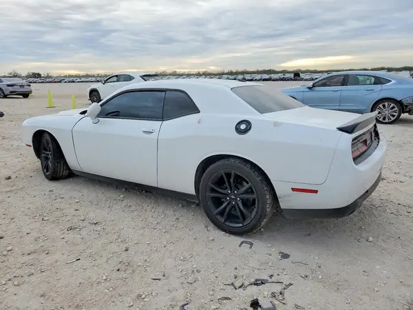2C3CDZAG8JH138517 2018 DODGE CHALLENGER - Image 2