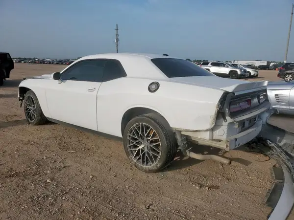2C3CDZAG8JH138579 2018 DODGE CHALLENGER - Image 2