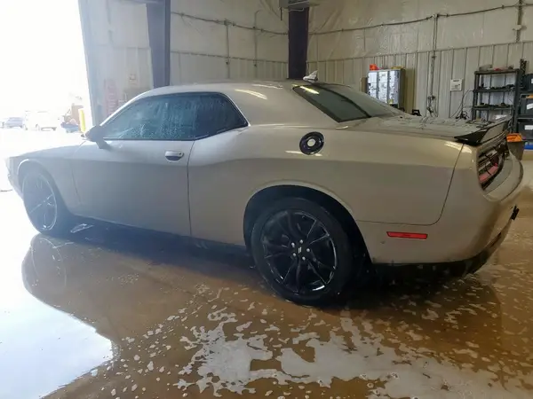2C3CDZAG8JH178032 2018 DODGE CHALLENGER - Image 2
