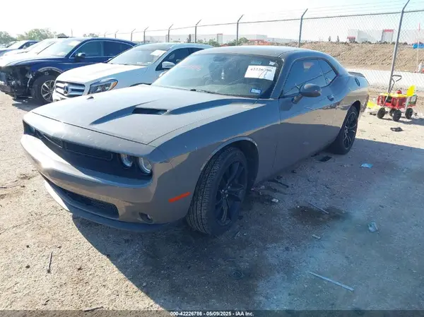 2C3CDZAG8JH217007 2018 DODGE CHALLENGER - Image 2