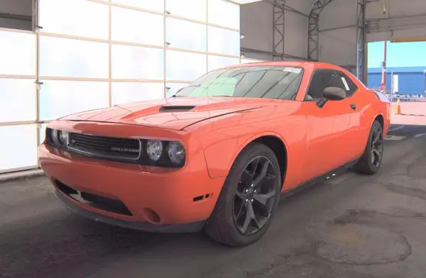 2C3CDZAG8JH235930 2018 DODGE CHALLENGER - Image 2