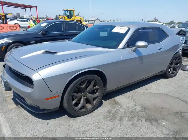 2C3CDZAG8JH258916 2018 DODGE CHALLENGER - Image 2