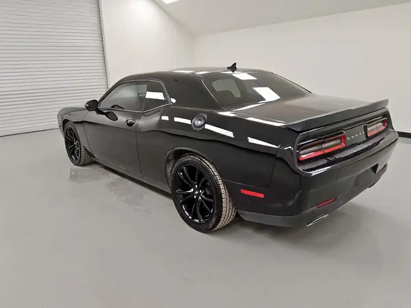 2C3CDZAG8JH271231 2018 DODGE CHALLENGER - Image 2
