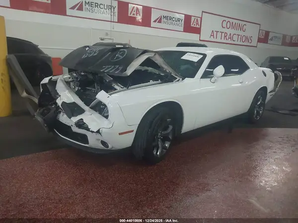 2C3CDZAG8JH327779 2018 DODGE CHALLENGER - Image 2