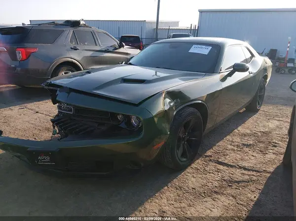 2C3CDZAG8KH732008 2019 DODGE CHALLENGER - Image 2