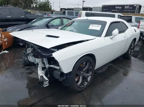 2C3CDZAG8KH744224 2019 DODGE CHALLENGER - Image 2