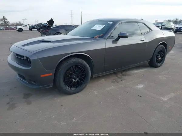 2C3CDZAG8LH110073 2020 DODGE CHALLENGER - Image 2