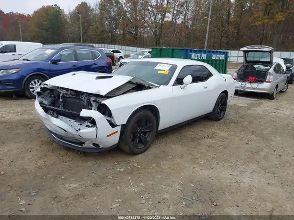 2C3CDZAG8LH152033 2020 DODGE CHALLENGER - Image 2