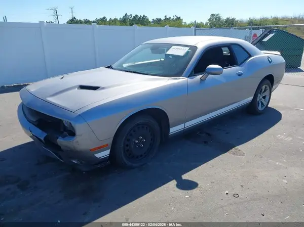 2C3CDZAG9GH352621 2016 DODGE CHALLENGER - Image 2