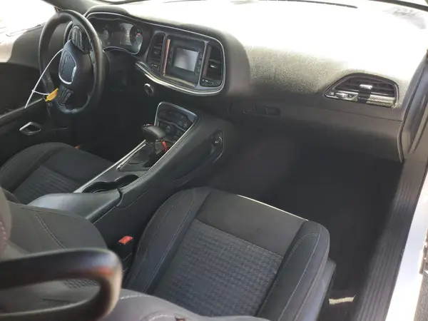 2C3CDZAG9HH527564 2017 DODGE CHALLENGER - Image 8