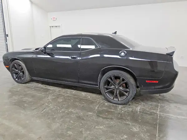2C3CDZAG9HH633643 2017 DODGE CHALLENGER - Image 2