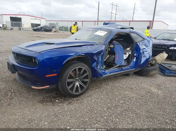 2C3CDZAG9JH215203 2018 DODGE CHALLENGER - Image 2