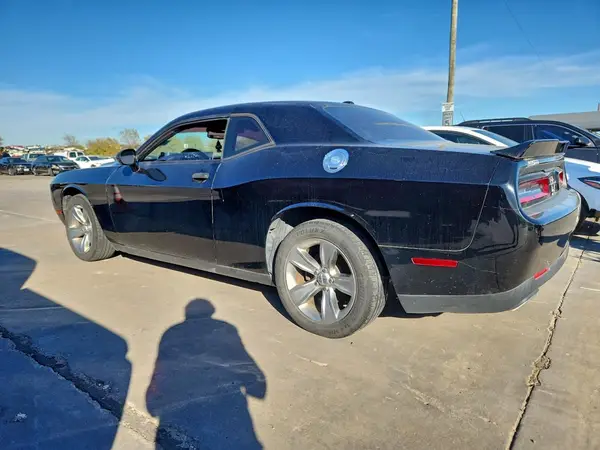 2C3CDZAG9JH241879 2018 DODGE CHALLENGER - Image 2