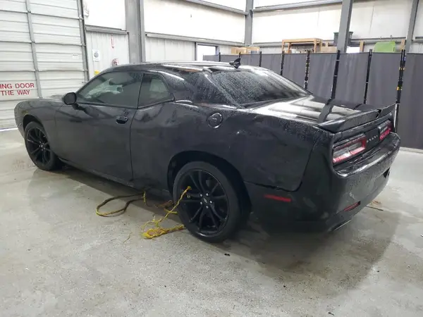 2C3CDZAG9JH271979 2018 DODGE CHALLENGER - Image 2