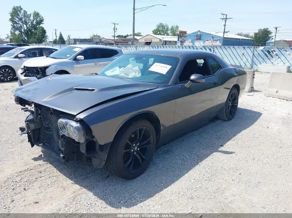2C3CDZAG9JH297045 2018 DODGE CHALLENGER - Image 2