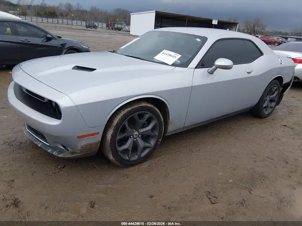 2C3CDZAG9KH733975 2019 DODGE CHALLENGER - Image 2