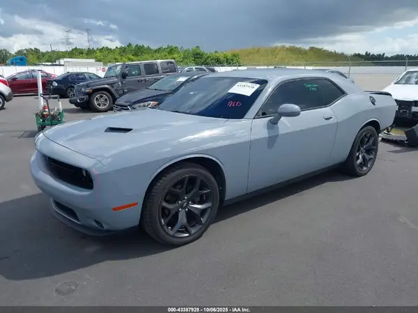 2C3CDZAG9LH240184 2020 DODGE CHALLENGER - Image 2