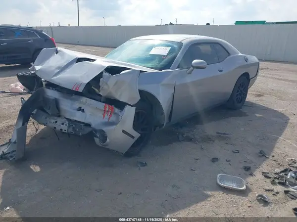 2C3CDZAGXGH284877 2016 DODGE CHALLENGER - Image 2