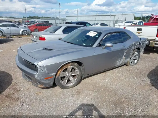 2C3CDZAGXGH352675 2016 DODGE CHALLENGER - Image 2