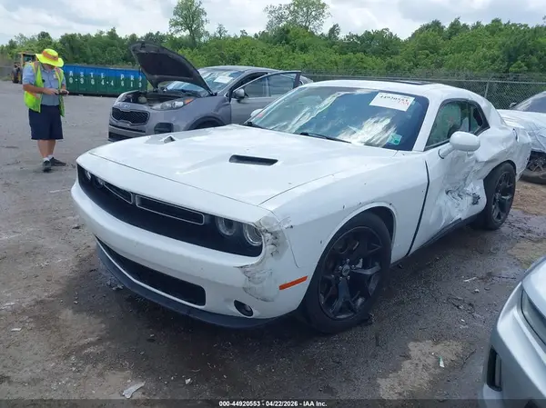 2C3CDZAGXHH501412 2017 DODGE CHALLENGER - Image 2