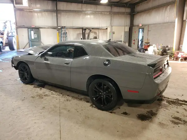 2C3CDZAGXHH502818 2017 DODGE CHALLENGER - Image 2