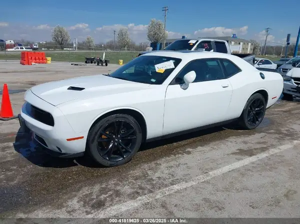 2C3CDZAGXHH532157 2017 DODGE CHALLENGER - Image 2