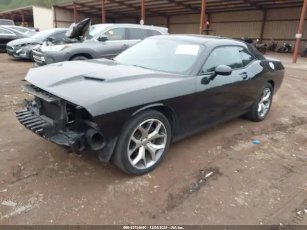 2C3CDZAGXHH560573 2017 DODGE CHALLENGER - Image 2