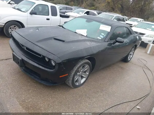 2C3CDZAGXHH569001 2017 DODGE CHALLENGER - Image 2