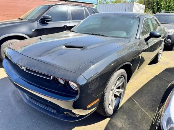 2C3CDZAGXHH592438 2017 DODGE CHALLENGER - Image 2