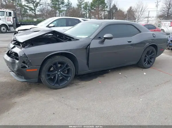 2C3CDZAGXHH594819 2017 DODGE CHALLENGER - Image 2
