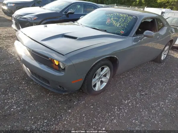 2C3CDZAGXHH609030 2017 DODGE CHALLENGER - Image 2