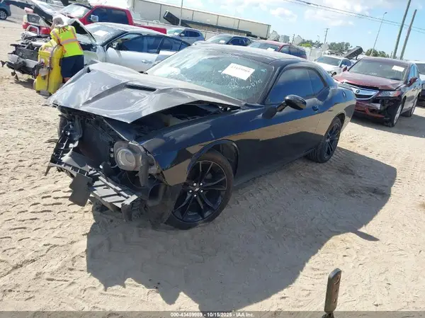 2C3CDZAGXJH118706 2018 DODGE CHALLENGER - Image 2