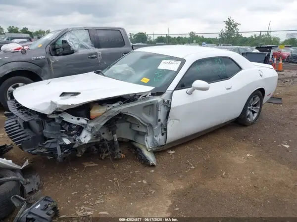2C3CDZAGXJH121914 2018 DODGE CHALLENGER - Image 2