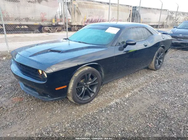 2C3CDZAGXJH153360 2018 DODGE CHALLENGER - Image 2