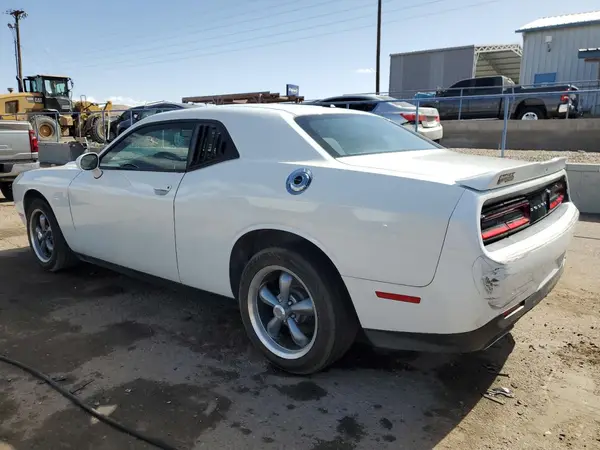 2C3CDZAGXJH172121 2018 DODGE CHALLENGER - Image 2